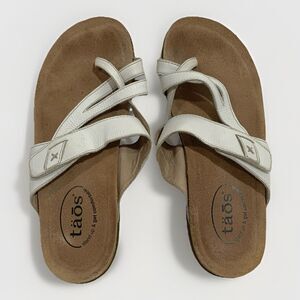 Taos Perfect Sandals Womens Size 8 White Leather Toe Loop Strappy PRF-14050